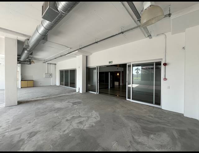 175M² BUSINESS TO LET IN PAARDEN EILAND